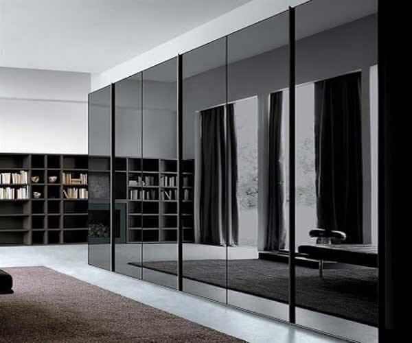 طراحی دکوراسیون خانه با آینه‌های دکوراتیو دودی و طلایی- سایت استیاژ